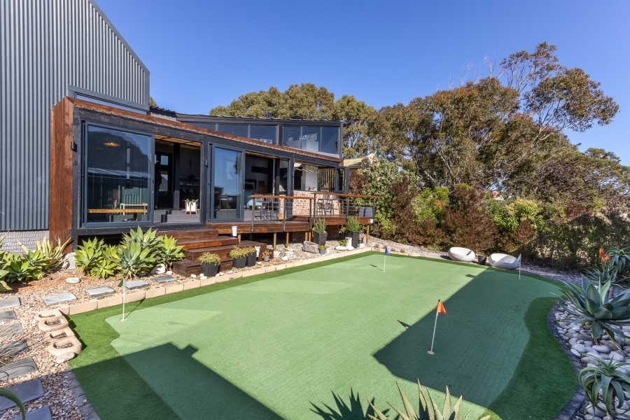 6 Bedroom Property for Sale in Pringle Bay Western Cape